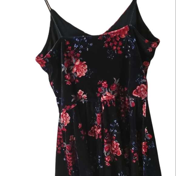 Divided Velvet Rose Romper Size S - Picture 5 of 5